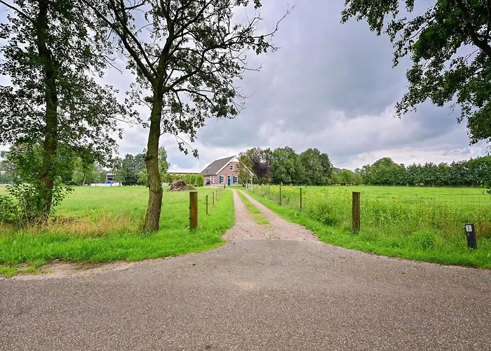 Cozy Countryside Getaway De Heurne